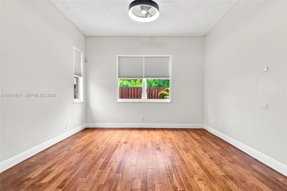 1521 SW 194th Ter Pembroke Pines, FL 33029