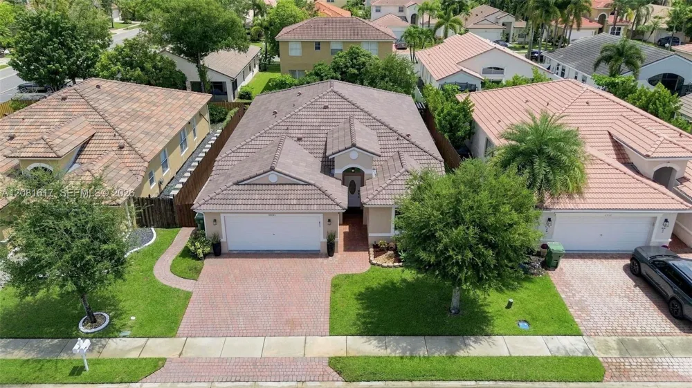 1521 SW 194th Ter Pembroke Pines, FL 33029