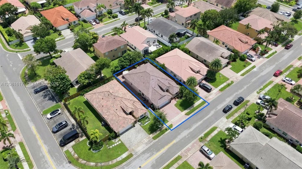 1521 SW 194th Ter Pembroke Pines, FL 33029