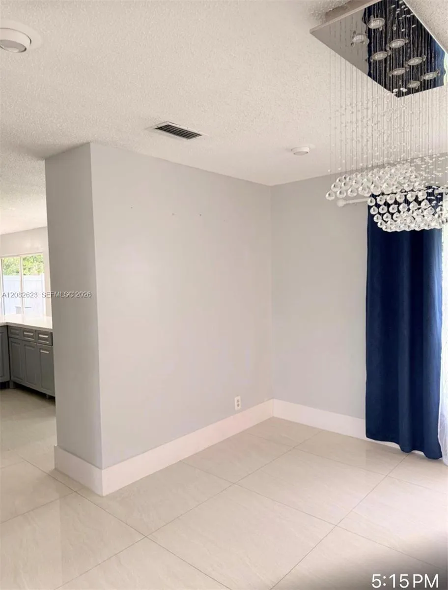 10151 SW 9th Ln #10151 Pembroke Pines, FL 33025