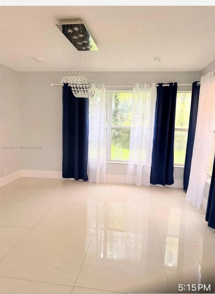 10151 SW 9th Ln #10151 Pembroke Pines, FL 33025