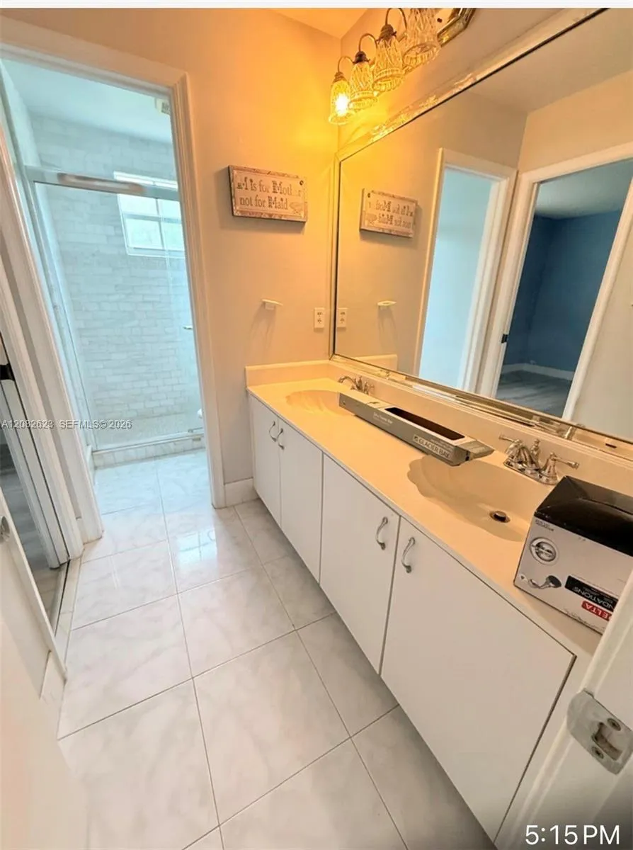 10151 SW 9th Ln #10151 Pembroke Pines, FL 33025