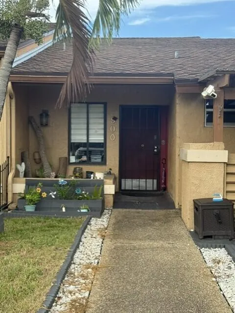900 NW 79th Terrace