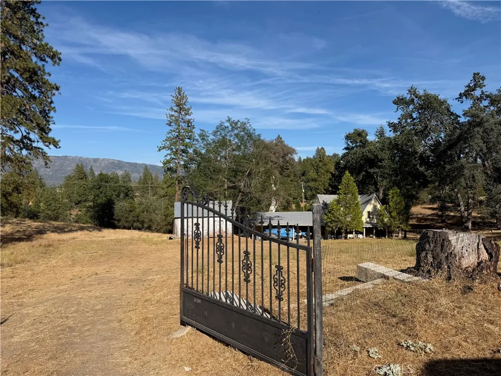 34269 Road 223 North Fork, CA 93643