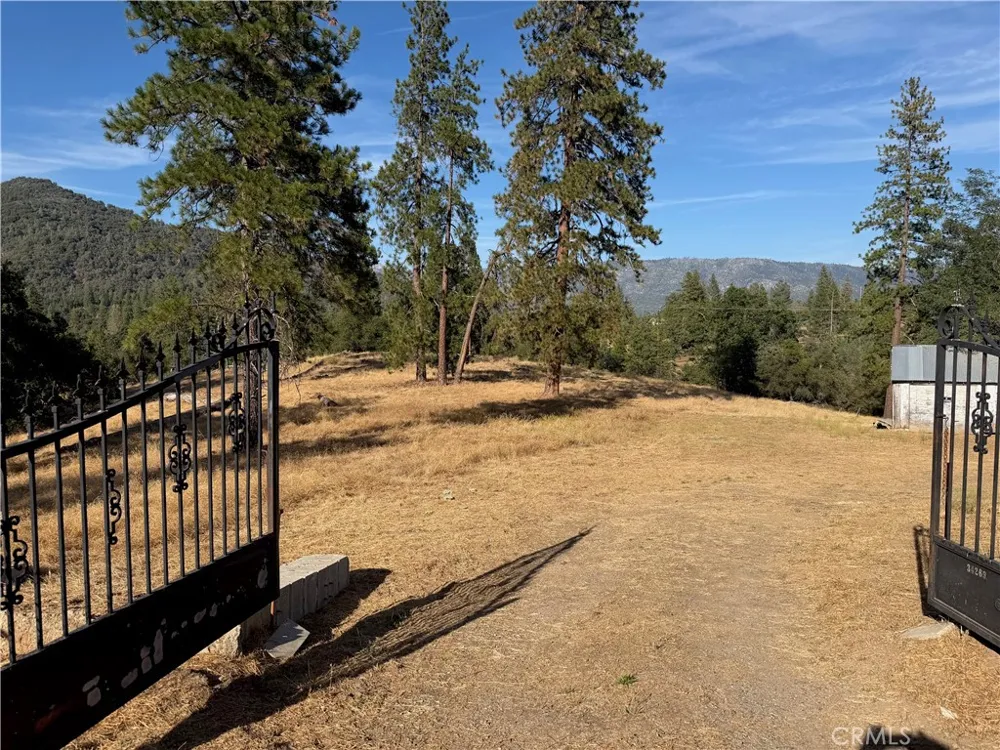 34269 Road 223 North Fork, CA 93643