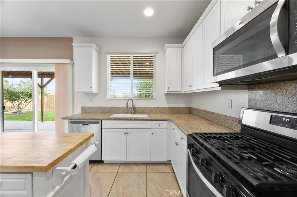 8209 Coral Point Court Bakersfield, CA 93313