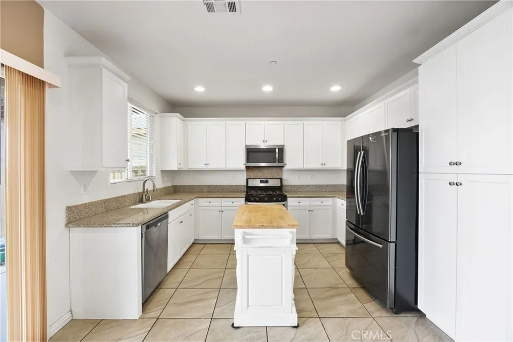 8209 Coral Point Court Bakersfield, CA 93313