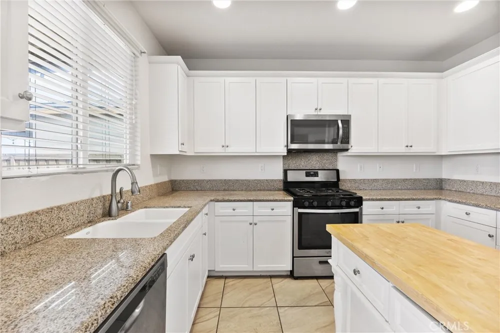 8209 Coral Point Court Bakersfield, CA 93313