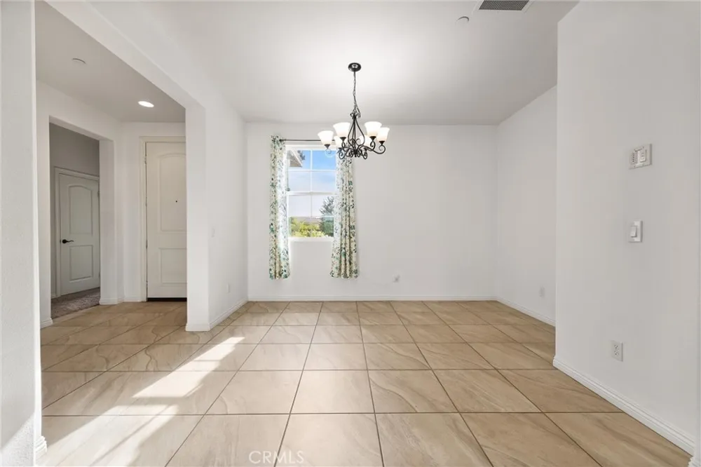 8209 Coral Point Court Bakersfield, CA 93313