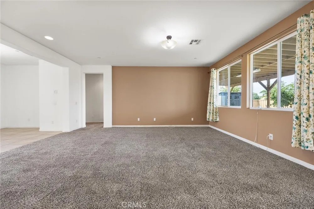 8209 Coral Point Court Bakersfield, CA 93313
