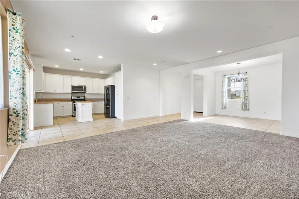 8209 Coral Point Court Bakersfield, CA 93313