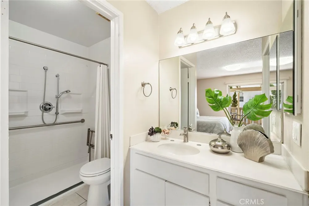 5134 W 1st Street #D Santa Ana, CA 92703