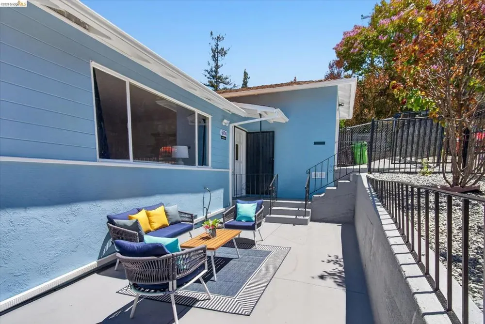 6138 Oakdale Oakland, CA 94605