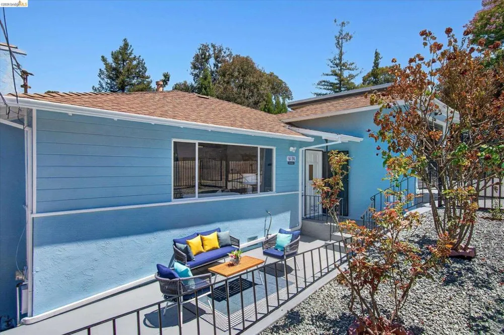 6138 Oakdale Oakland, CA 94605