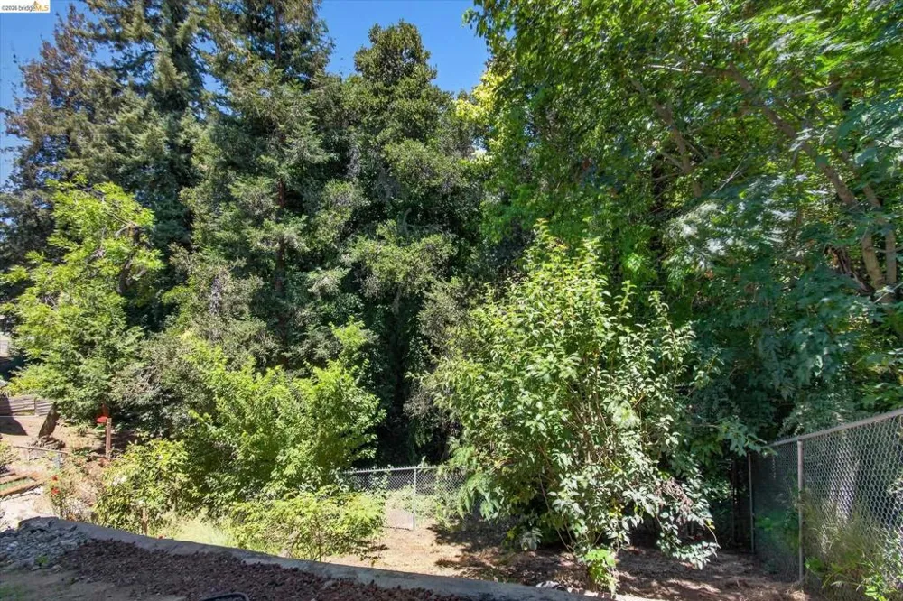6138 Oakdale Oakland, CA 94605