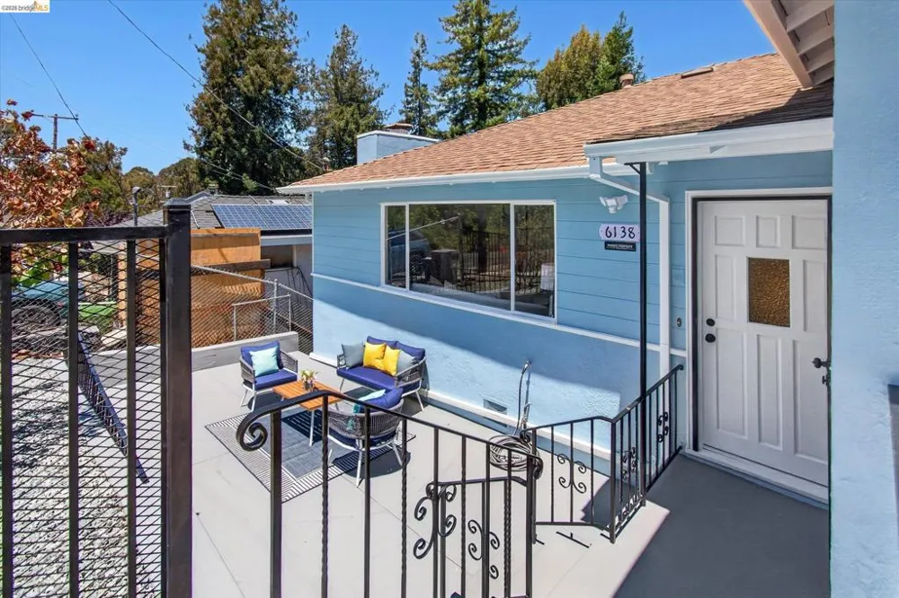 6138 Oakdale Oakland, CA 94605