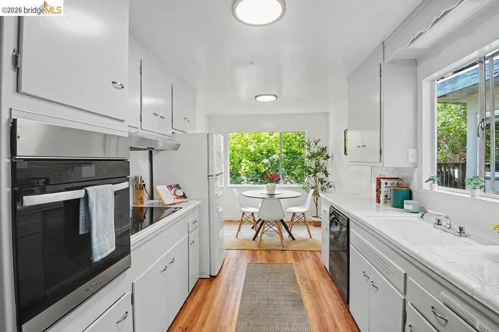 6138 Oakdale Oakland, CA 94605