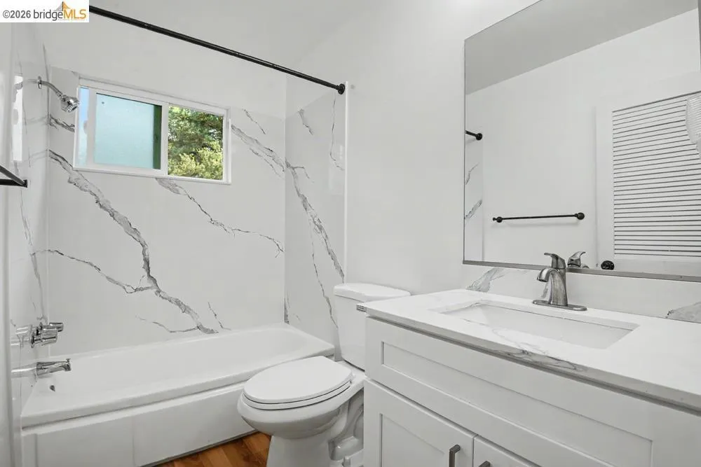6138 Oakdale Oakland, CA 94605