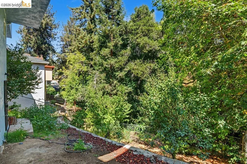 6138 Oakdale Oakland, CA 94605