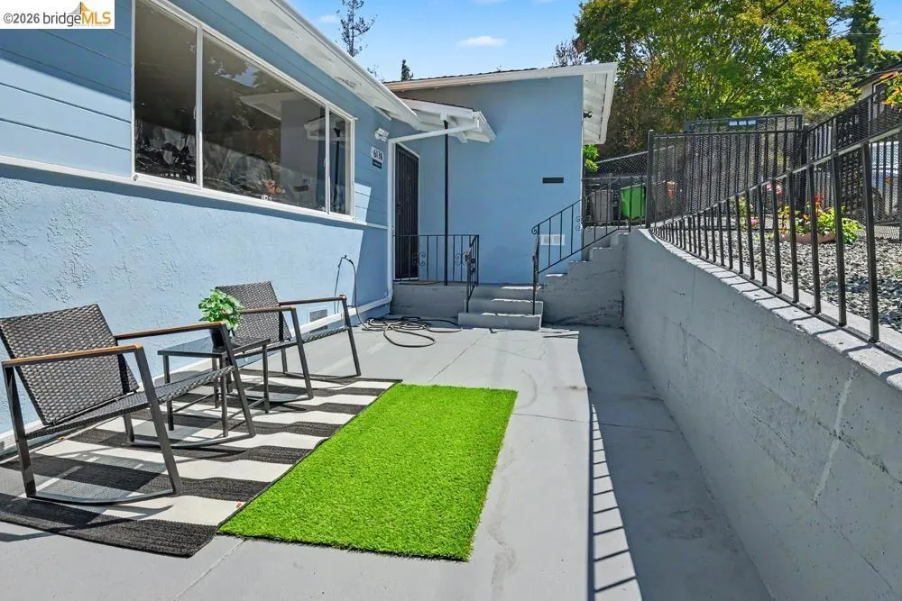 6138 Oakdale Oakland, CA 94605
