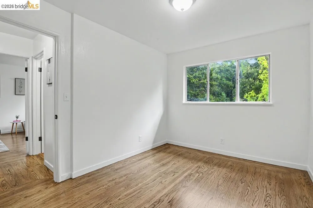 6138 Oakdale Oakland, CA 94605
