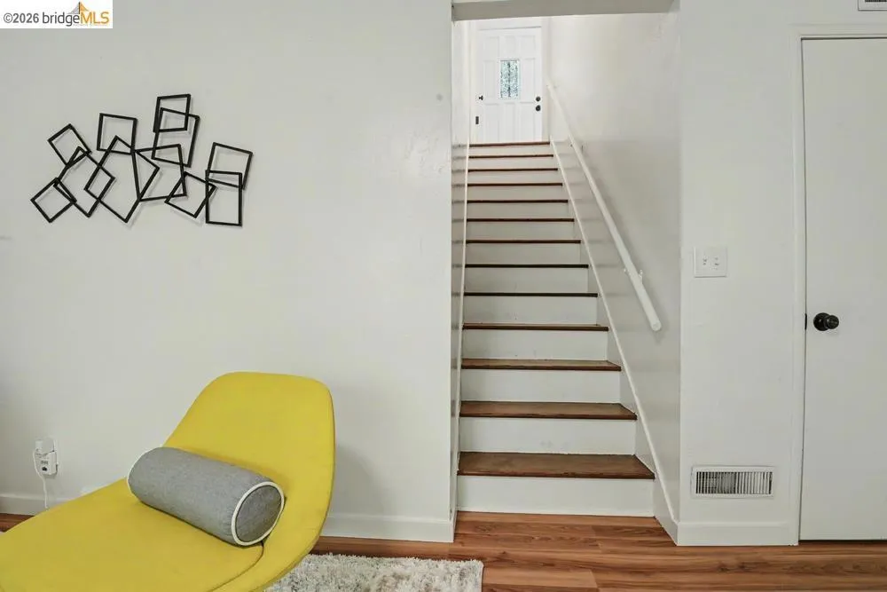 6138 Oakdale Oakland, CA 94605