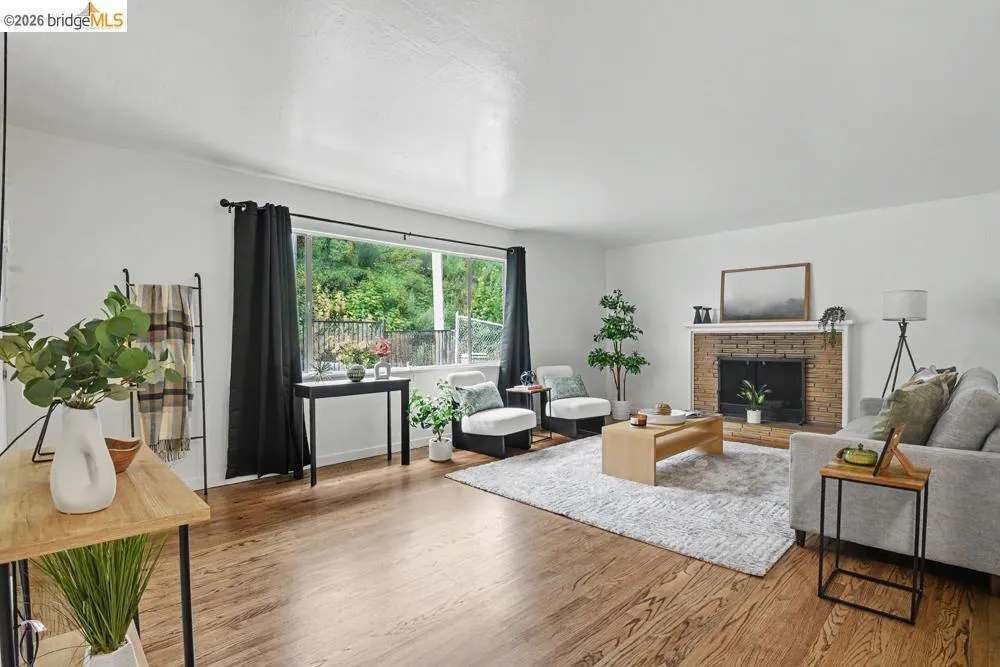 6138 Oakdale Oakland, CA 94605