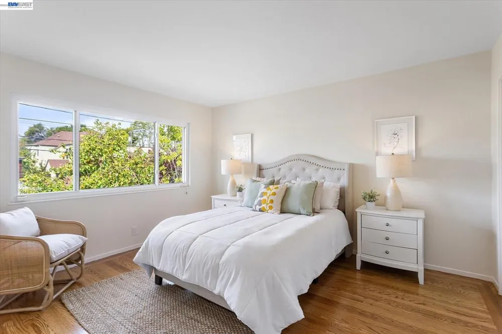 1529 Gibbons Dr Alameda, CA 94501
