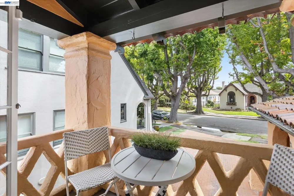 1529 Gibbons Dr Alameda, CA 94501