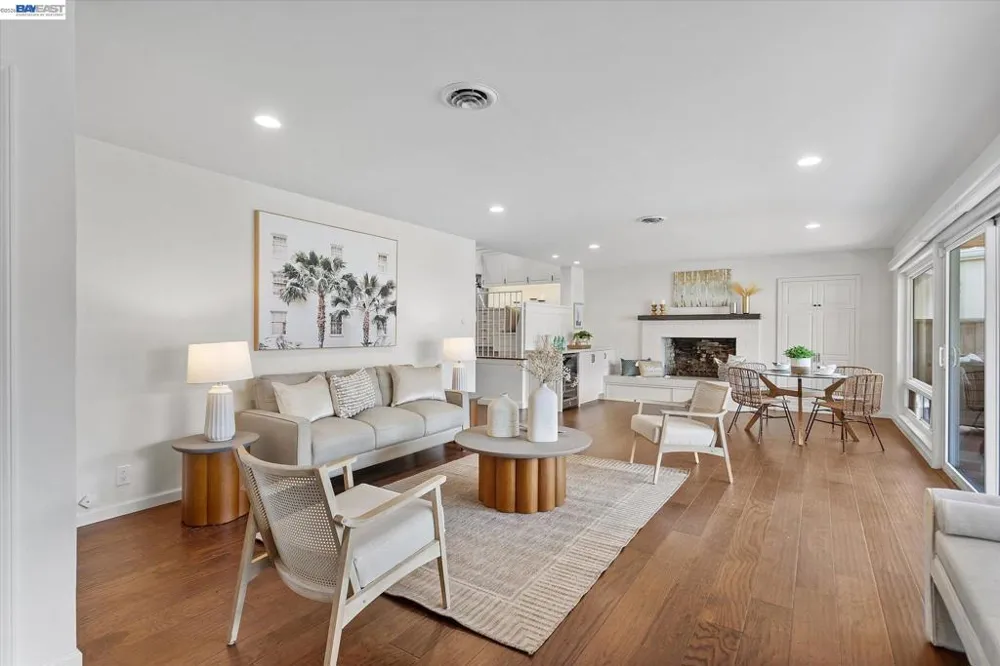 1529 Gibbons Dr Alameda, CA 94501