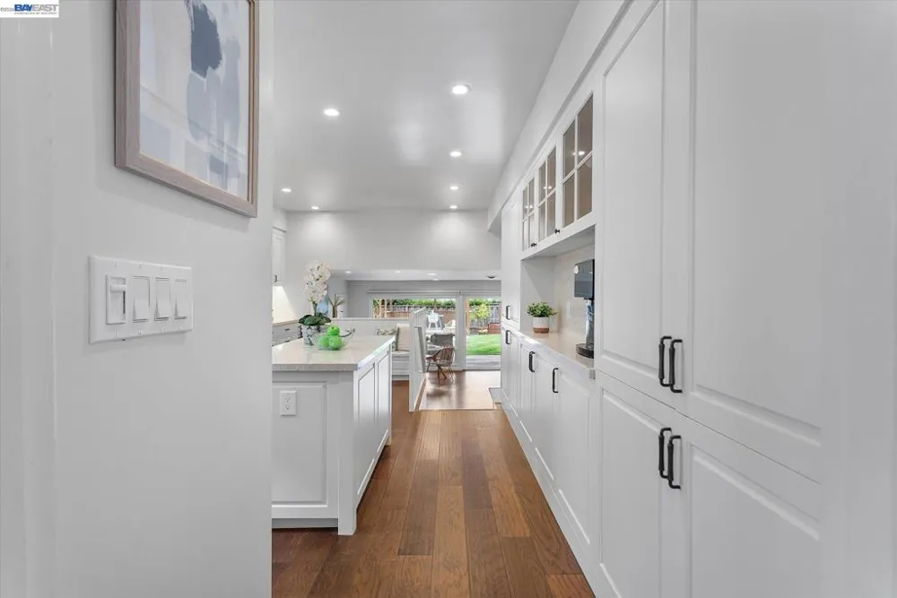 1529 Gibbons Dr Alameda, CA 94501