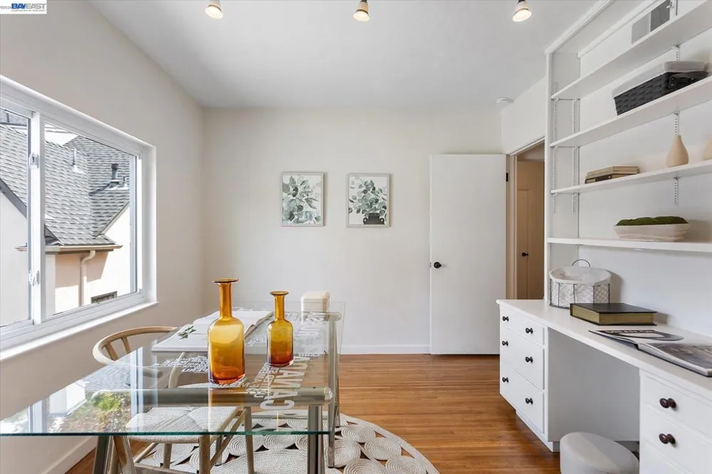 1529 Gibbons Dr Alameda, CA 94501