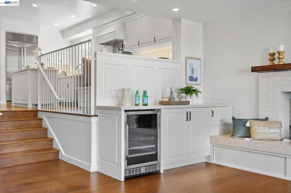 1529 Gibbons Dr Alameda, CA 94501