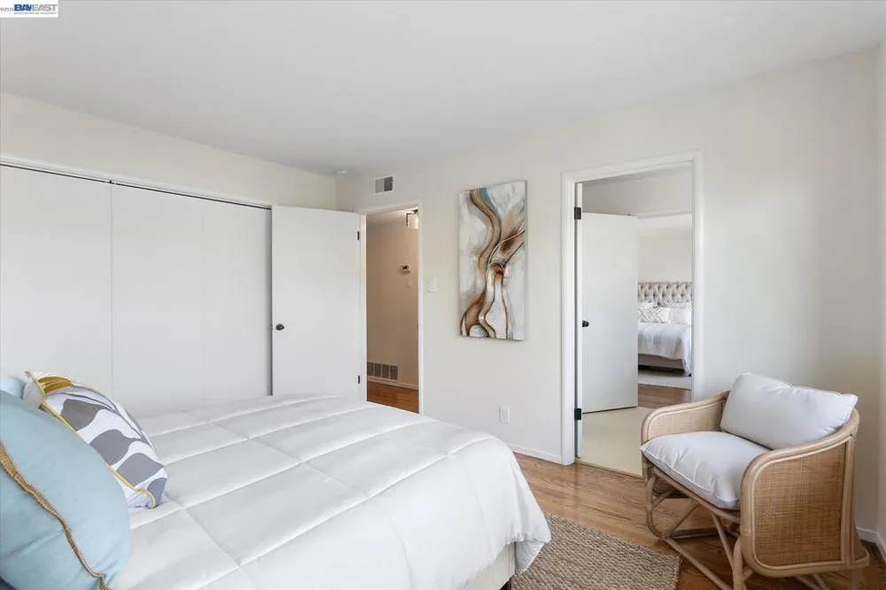 1529 Gibbons Dr Alameda, CA 94501