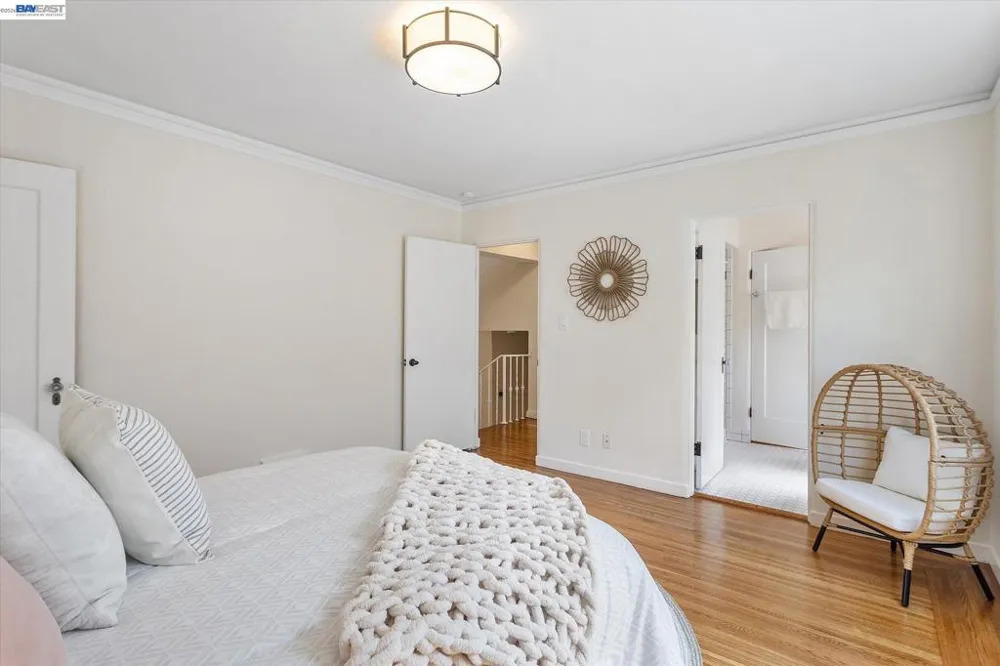 1529 Gibbons Dr Alameda, CA 94501