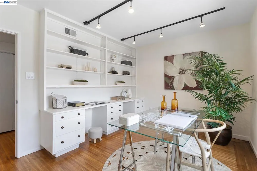 1529 Gibbons Dr Alameda, CA 94501