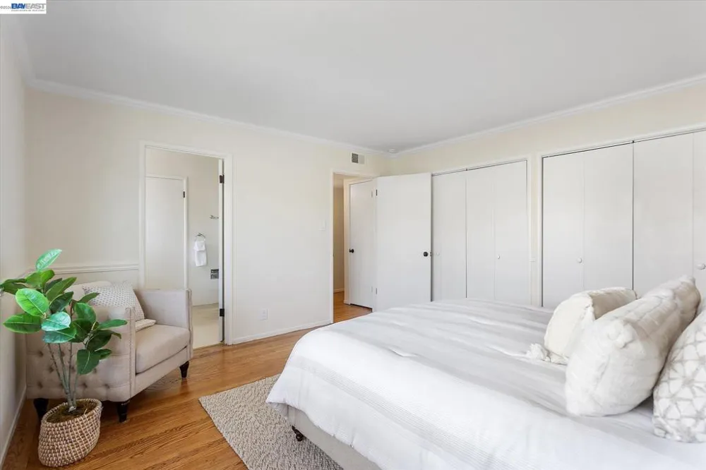 1529 Gibbons Dr Alameda, CA 94501