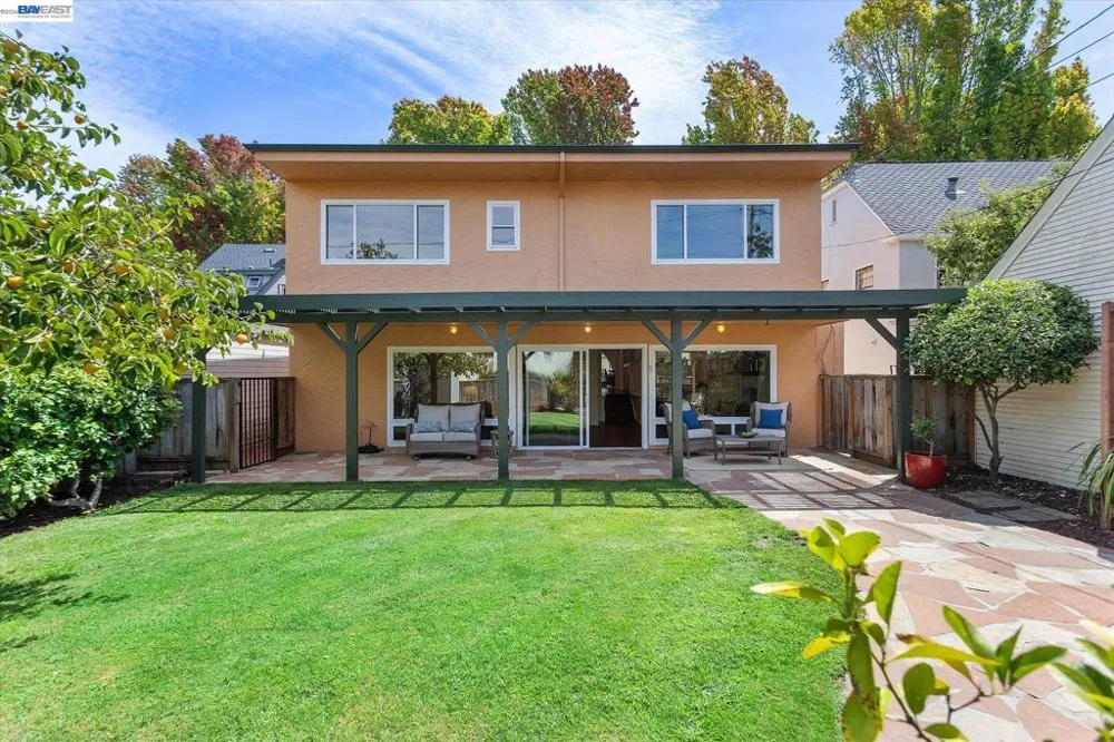 1529 Gibbons Dr Alameda, CA 94501