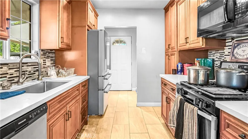 14474 JUDD STREET Arleta, CA 91331
