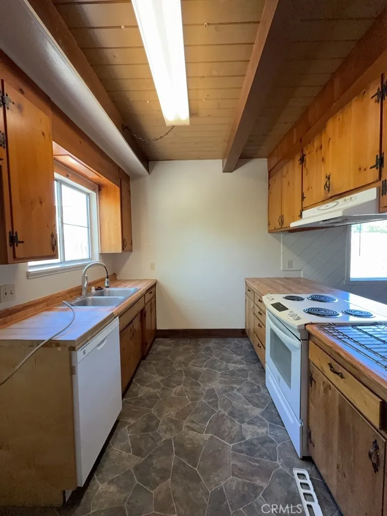 3001 Lakeshore Boulevard #1 Lakeport, CA 95453