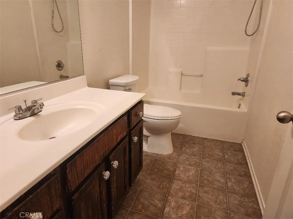 5492 Harmony Eastvale, CA 91752