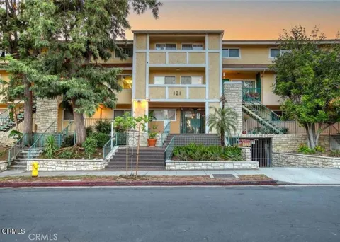 121 Sinclair #232