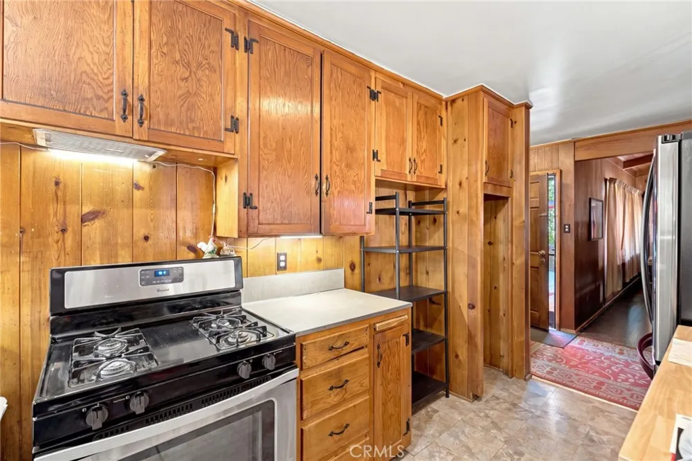 101 Weisshorn Crestline, CA 92325