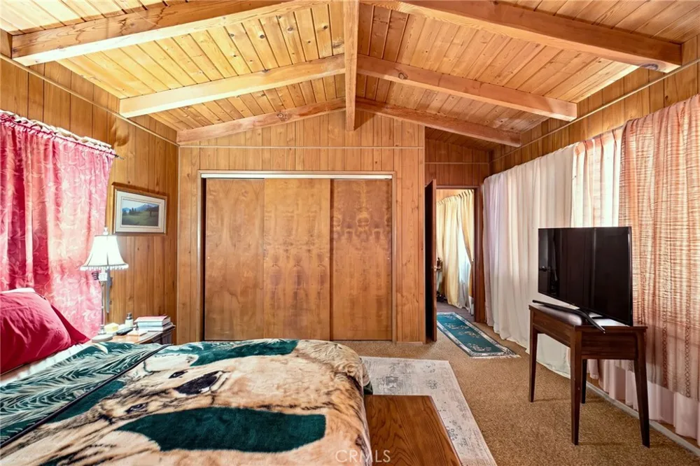101 Weisshorn Crestline, CA 92325