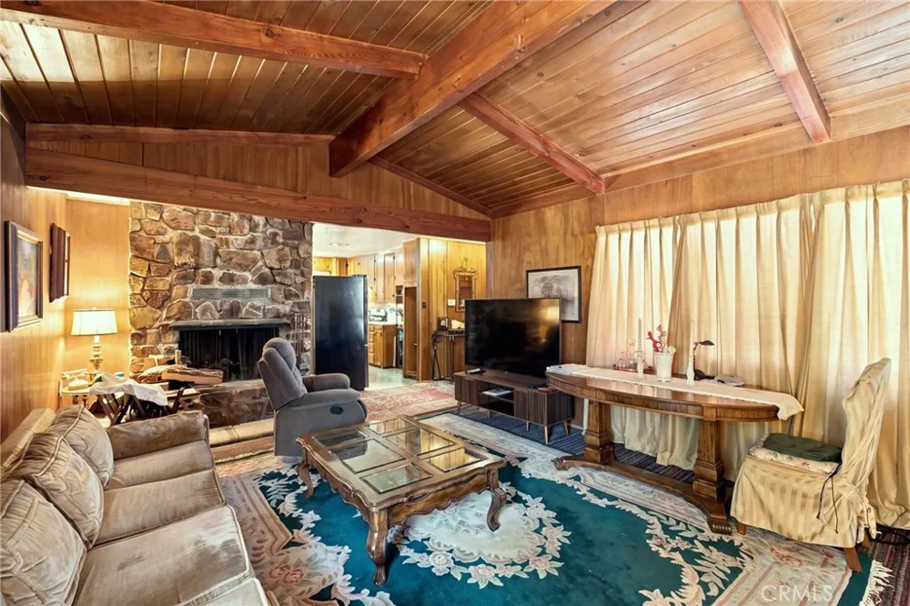 101 Weisshorn Crestline, CA 92325