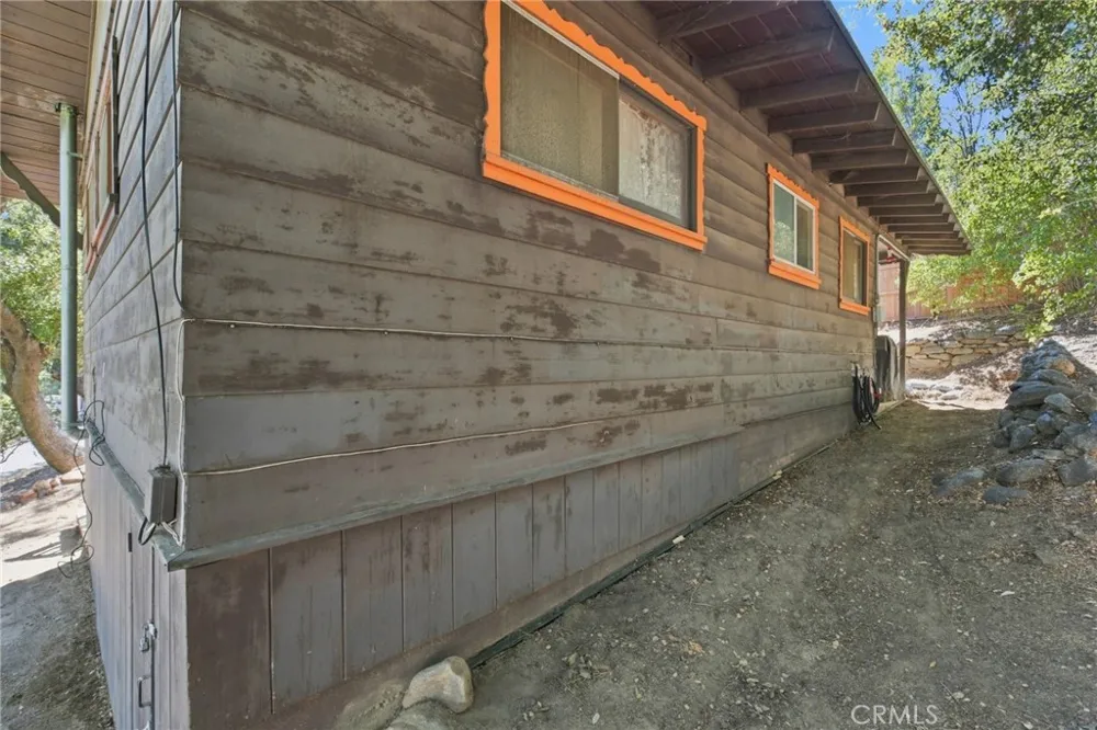 101 Weisshorn Crestline, CA 92325