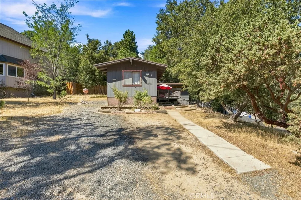 101 Weisshorn Crestline, CA 92325