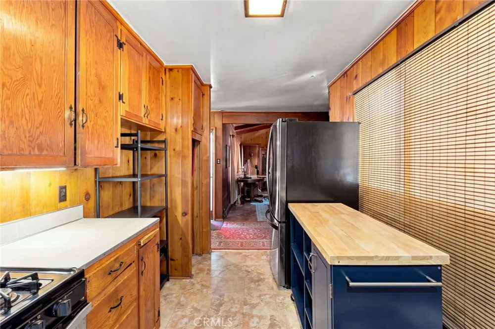 101 Weisshorn Crestline, CA 92325