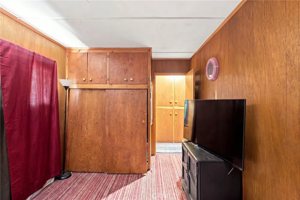 101 Weisshorn Crestline, CA 92325