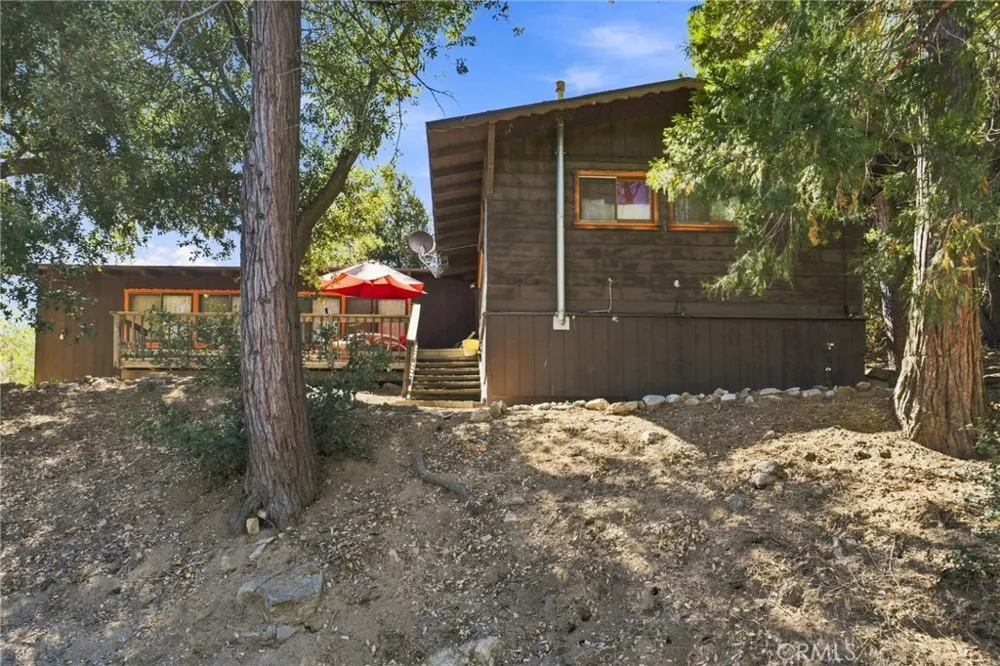 101 Weisshorn Crestline, CA 92325